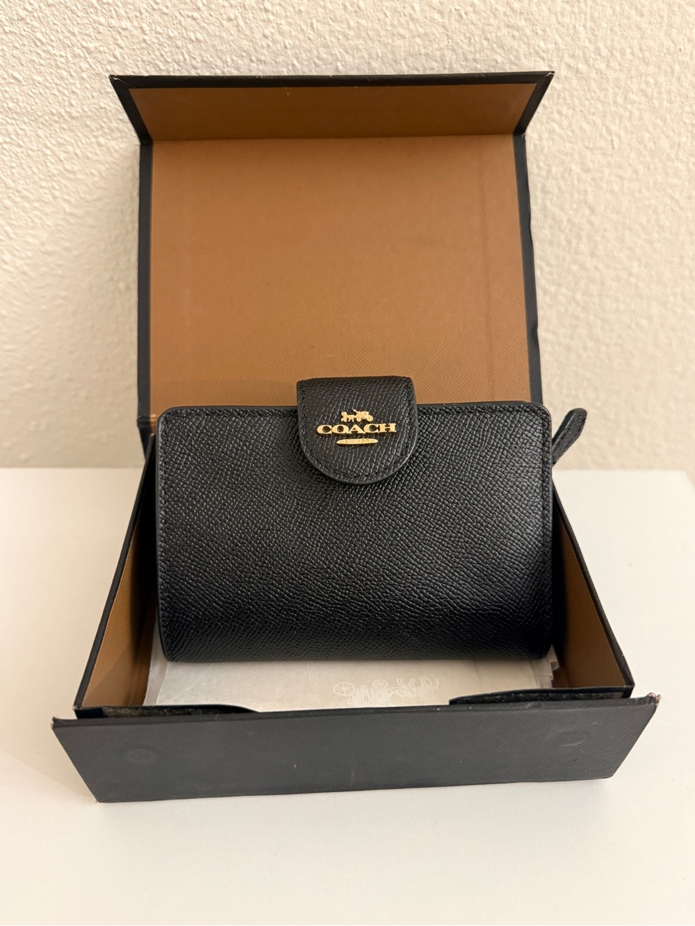 COACH Medium Corner Zip Wallet